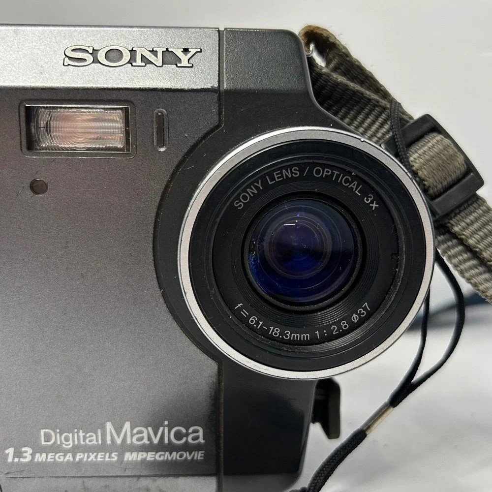 Sony Digital Mavica MVC-FD85 1.3 MP Digital Camera 3x Optical Zoom PARTS ONLY‎